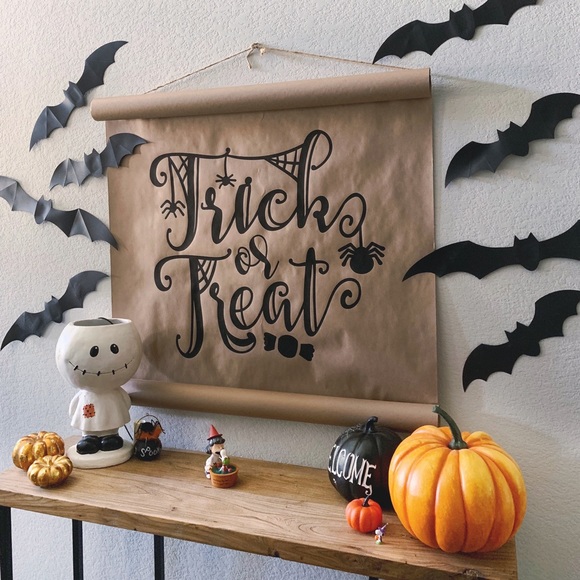 Trick or Treat Paper Scroll Sign - Picture 2 of 4